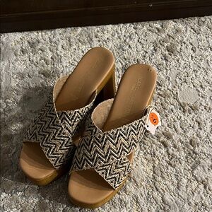 Stylish Zigzag Pattern Mules